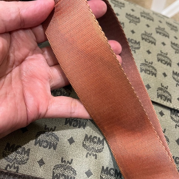 MCM MESSENGER BAG - Picture 6 of 16